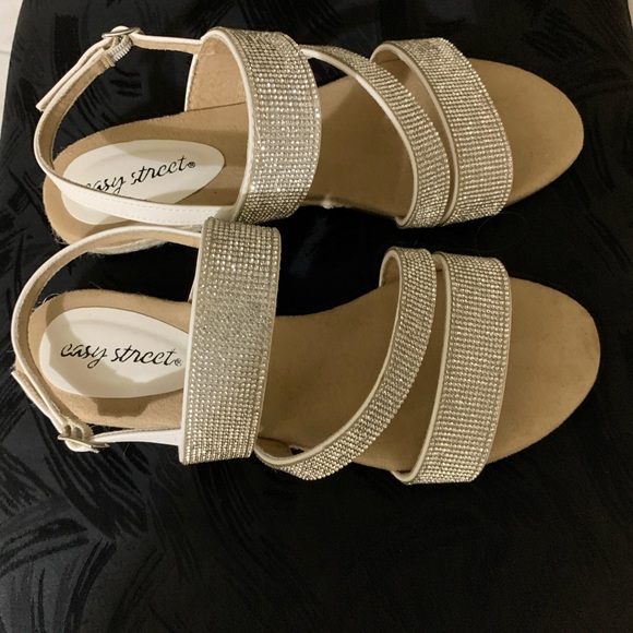 Woman’s fun sandals  from the FeelGood store - Picture 4 of 5